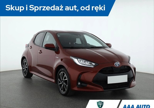 Toyota Yaris cena 78000 przebieg: 99159, rok produkcji 2021 z Bodzentyn małe 211